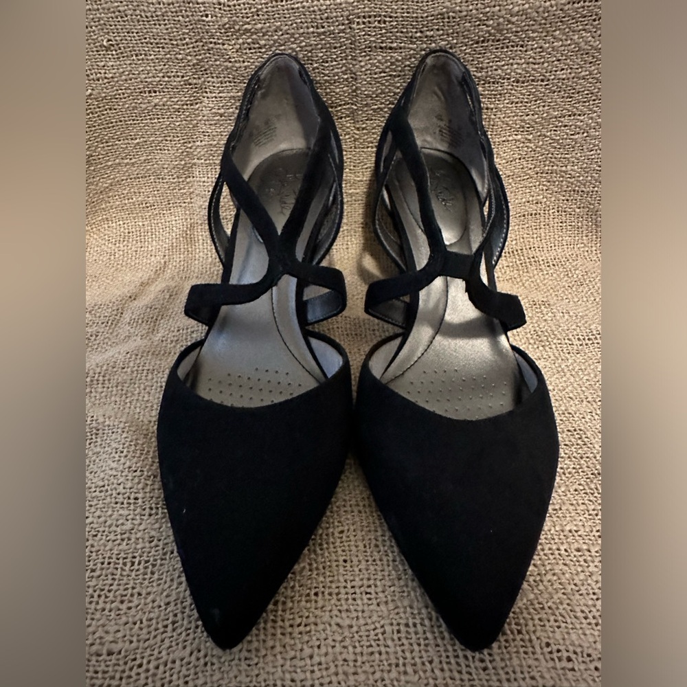 ❤️ GENTLY LOVED ❤️ Life stride Soft System Strappy Pumps
